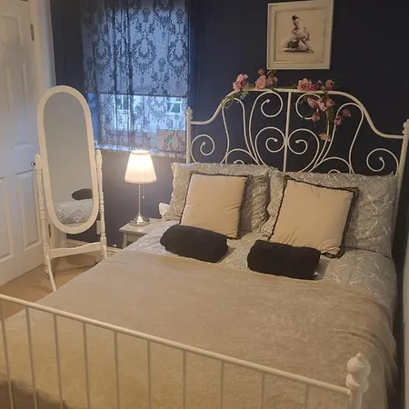 Romantic In The Heart Of *